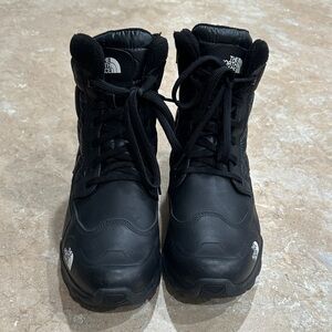The Northface waterproof snow boots with laces and zippers men’s size 11